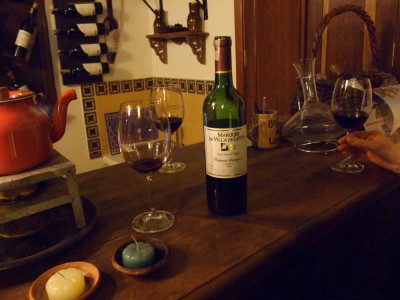 Unglaublich, wirklich sehr leckerer kolumbianischer Rotwein in Villa de Leyva